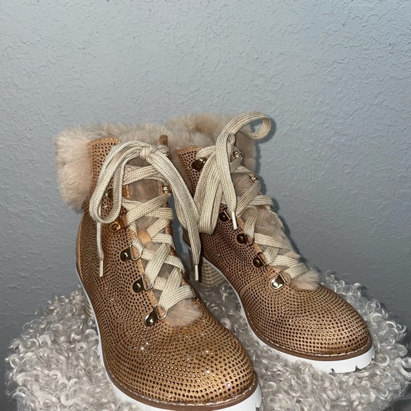 Lauren Lorraine‎ faux fur Rhinestone boots NEW - Picture 3 of 10